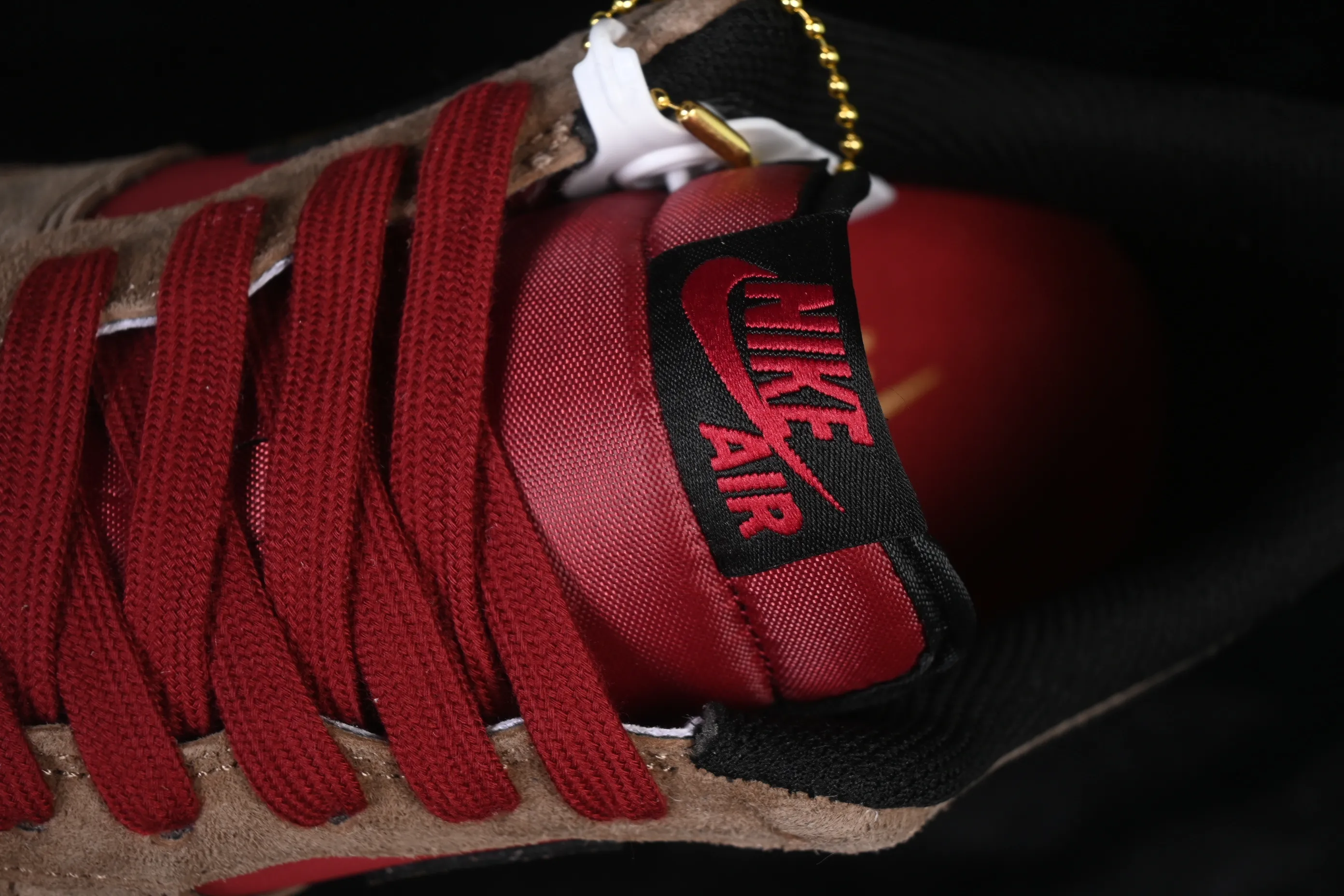 All categories Nk Air Force 1 Air Force series Nk Air Force 1 Low Air Force low-top Nike Air Force 1'07 Low Year of the Horse limited edition red suede Air Force 1 low-top casual sneakers XD0028-009